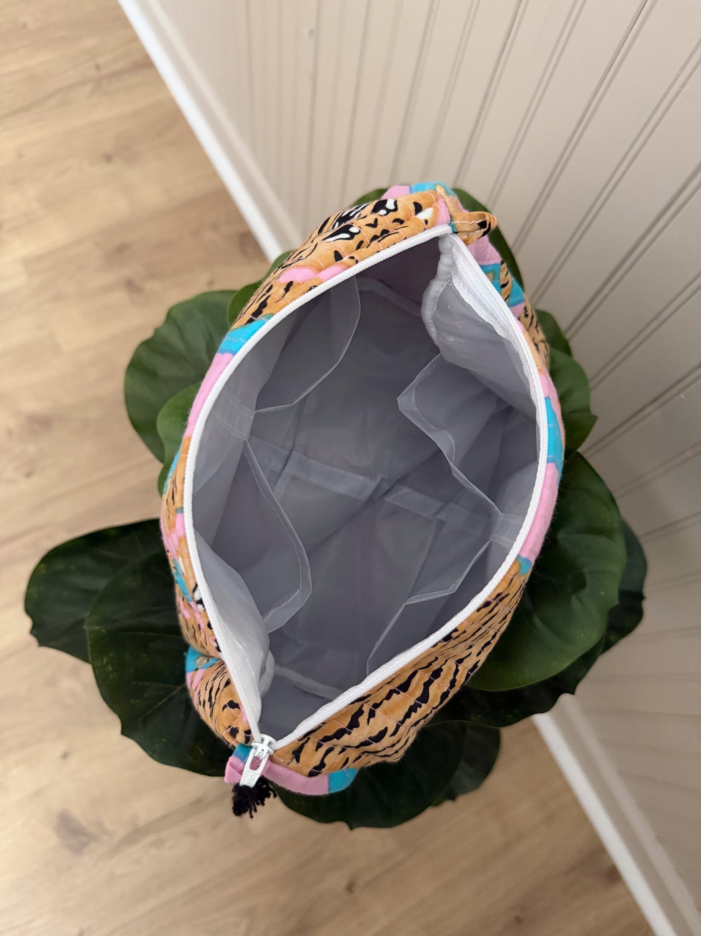 Sol Essentials Bag - Coral Bengal