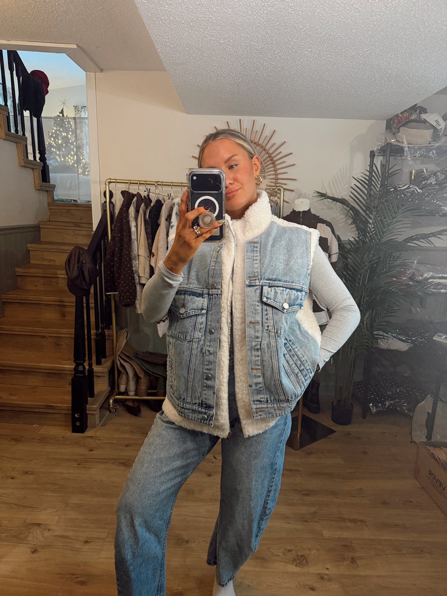 Daybreak Sherpa Vest