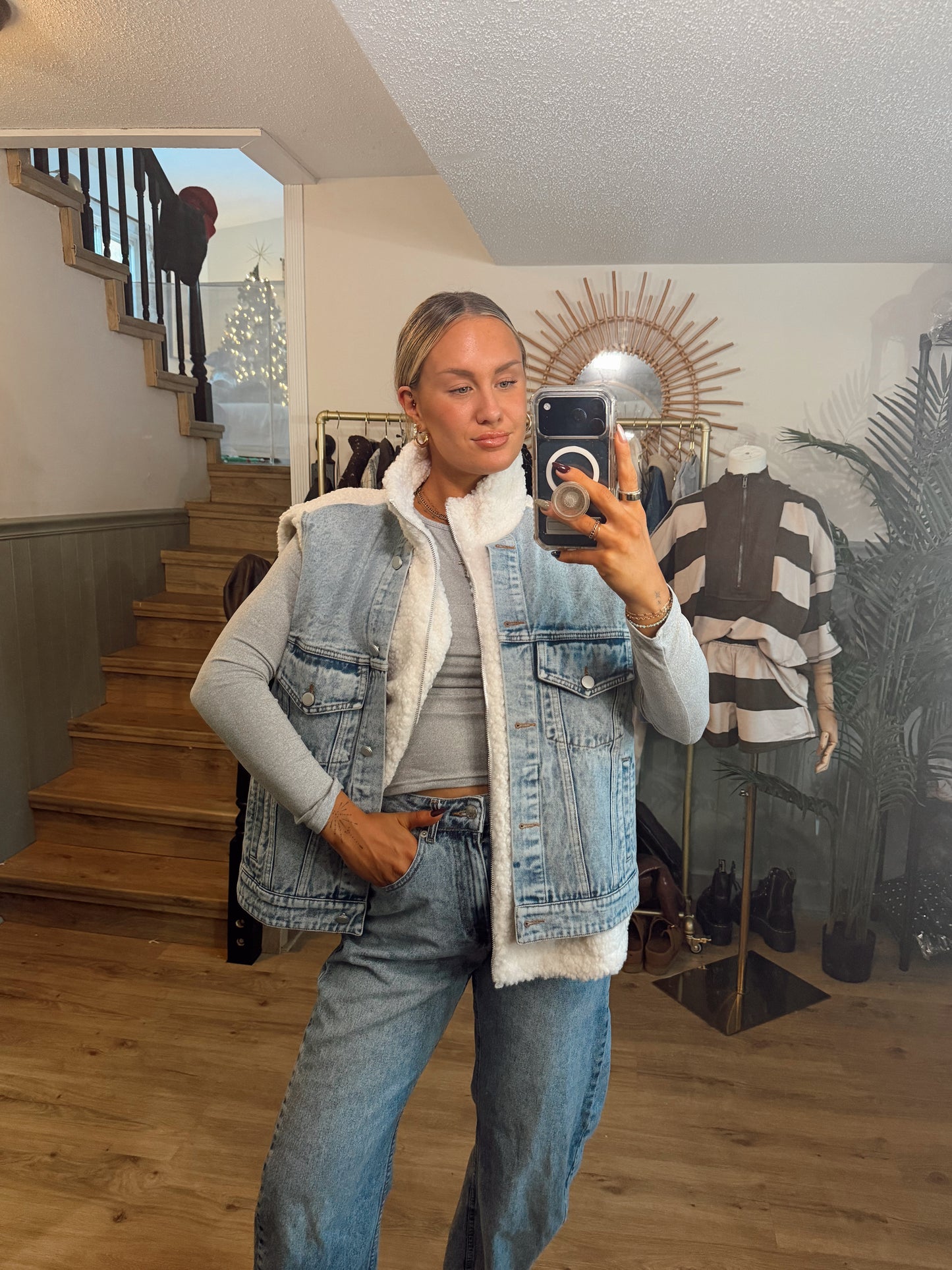 Daybreak Sherpa Vest